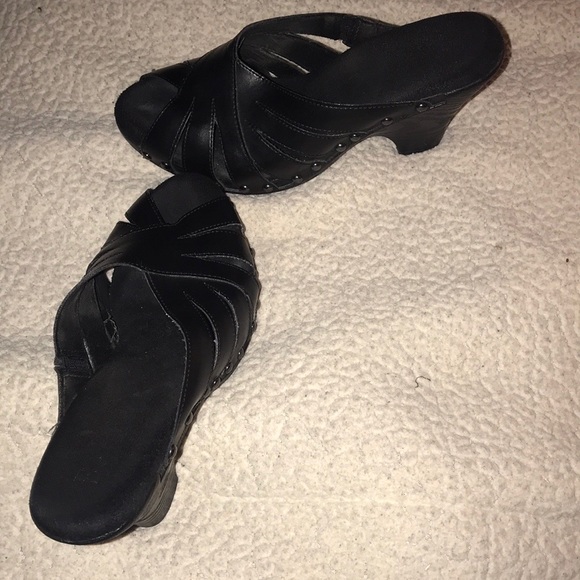 Shoes - Picture 5 of 5